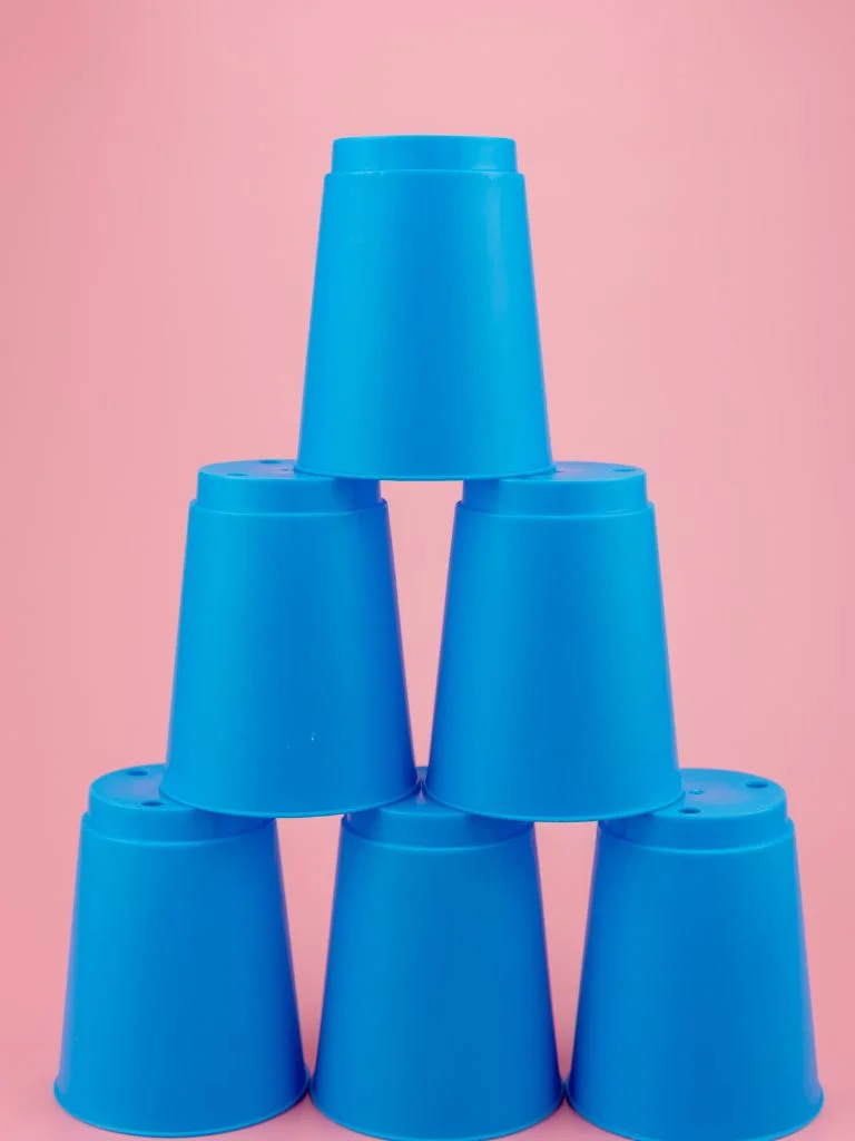 6 blue cups stacked